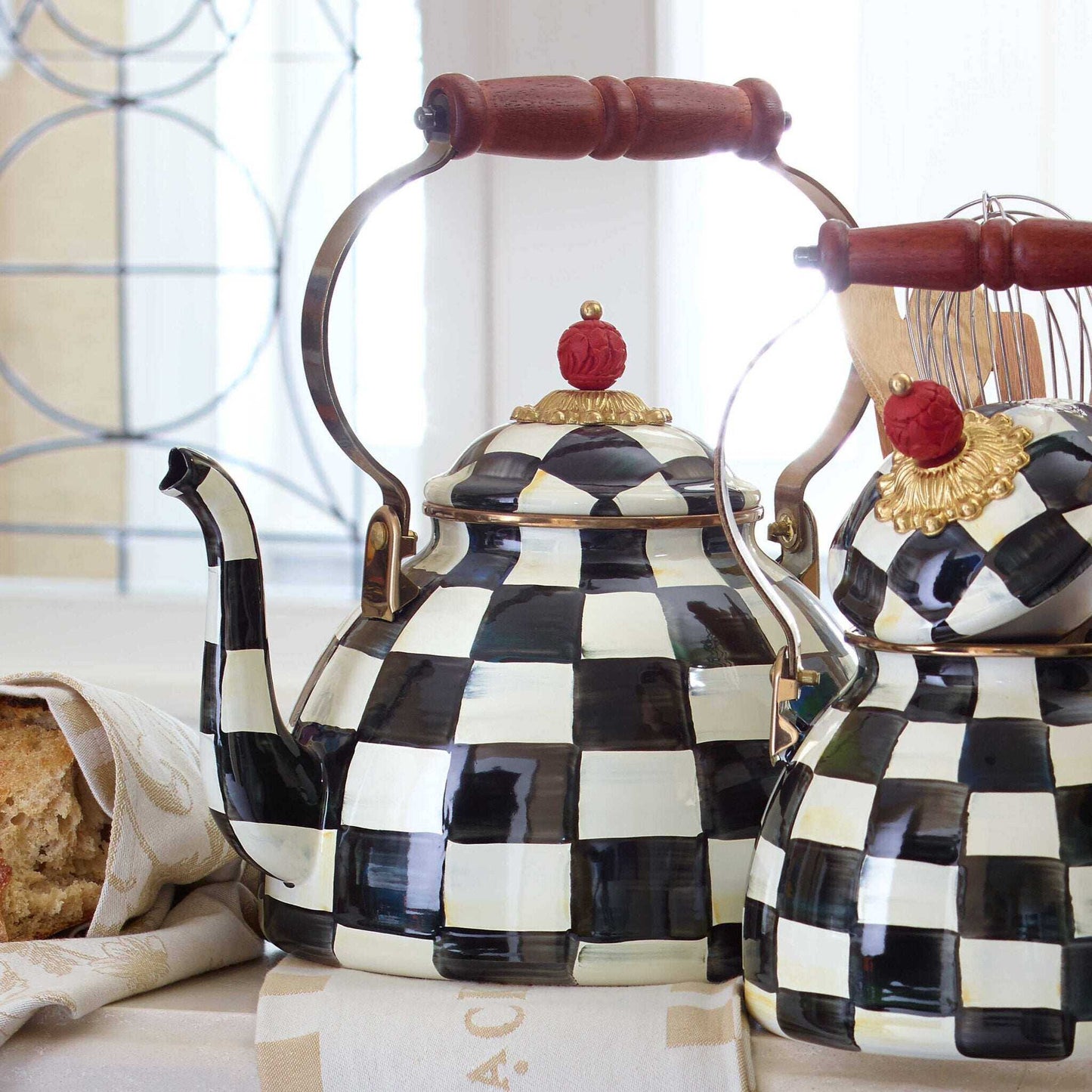 Iconic Black & White Courtly Check Enamel Tea Kettle by Mackenzie-Childs 2.84L