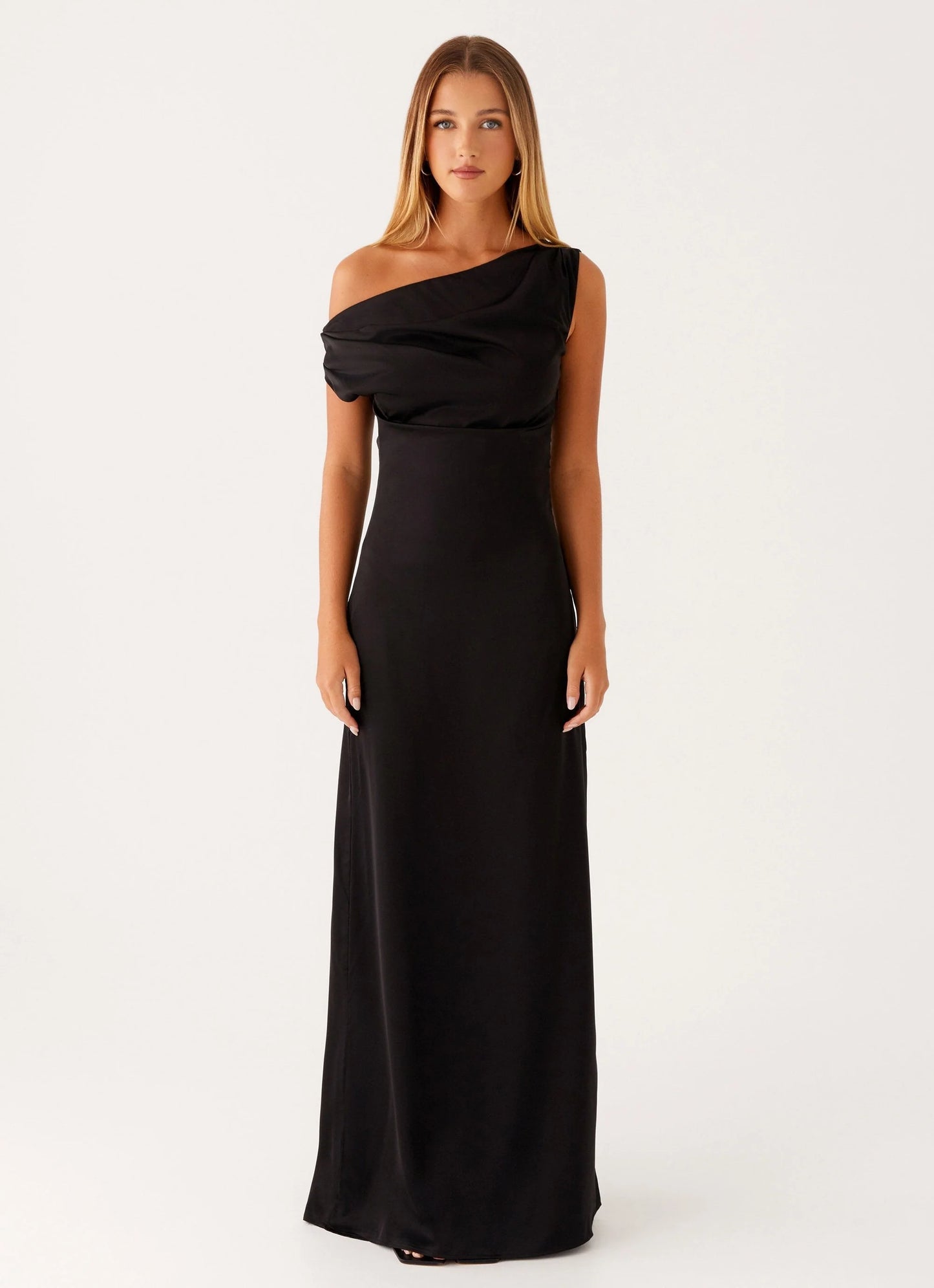 Éva Long Satin Dress Elegant Crystal