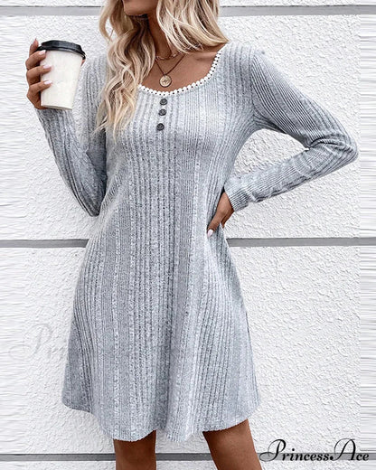 Casual Dress with Round Neck and Buttons
