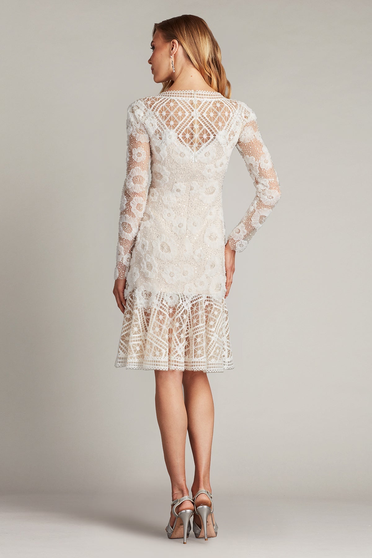 Tadashi Shoji CFE25400M Short Long Sleeve Fitted Lace Cocktail Dress